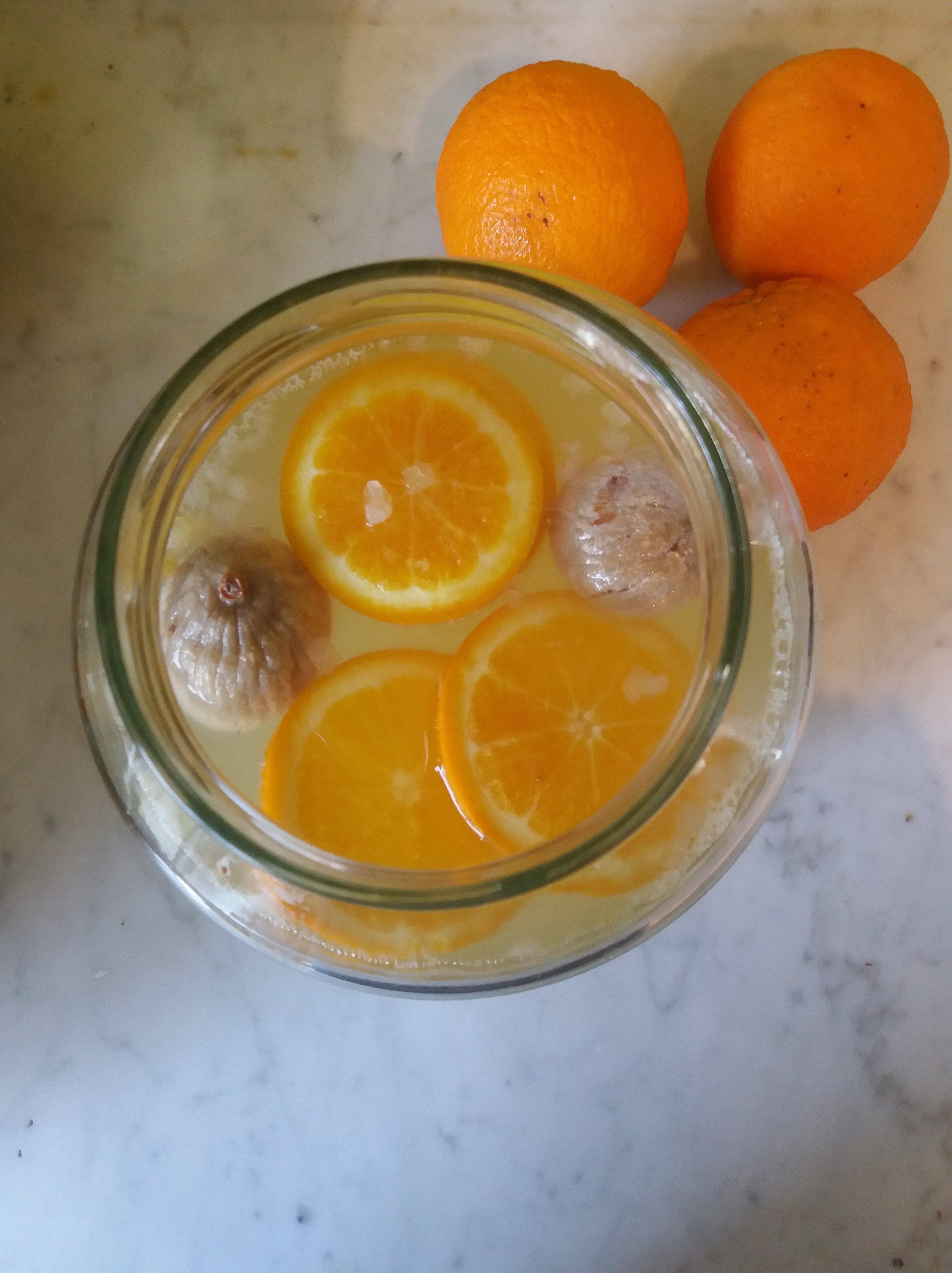 Bocal en verre avec kéfir à l'orange désintoxication - Ciaociao Sugar